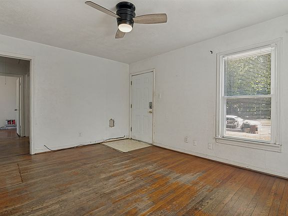 5th image of 1121 Dent St