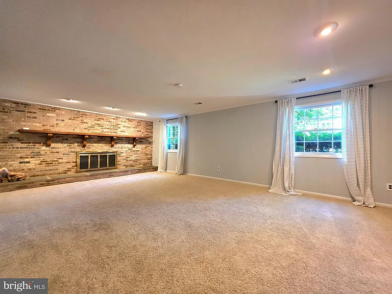 2215 Collingwood Rd — Photo 31
