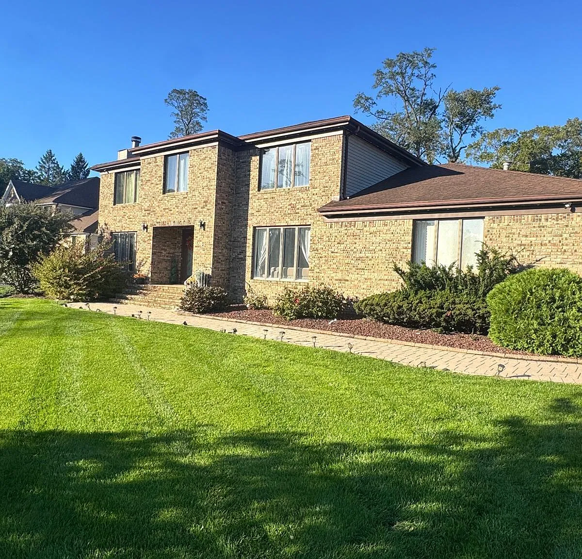 4 bed, 3233 sqft, $6,500 — Photo 3