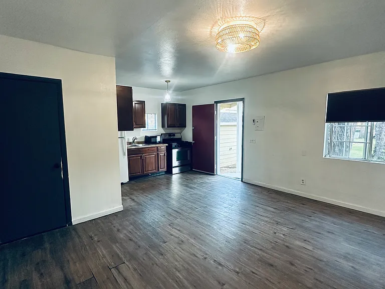 531 Haggin Ave #B — Photo 7