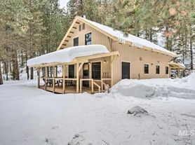 8392 Highway 21