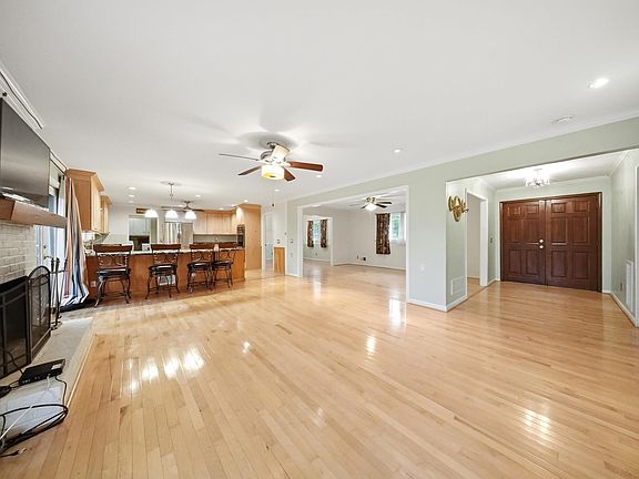 4th image of 416 Saddlebrook Ln