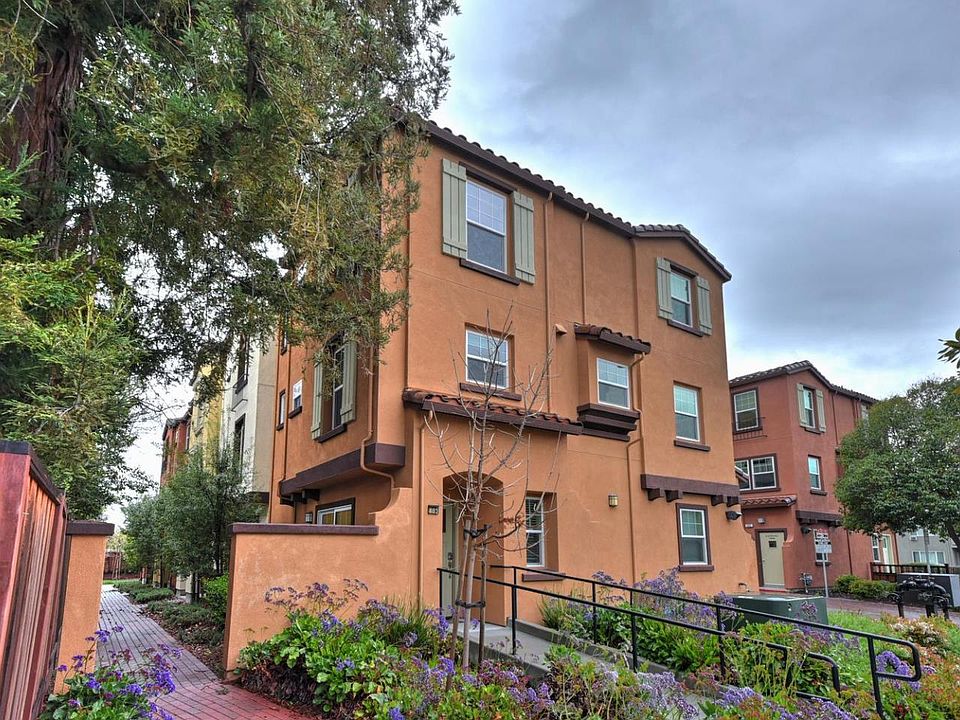 1st image of 403 San Clemente Ter