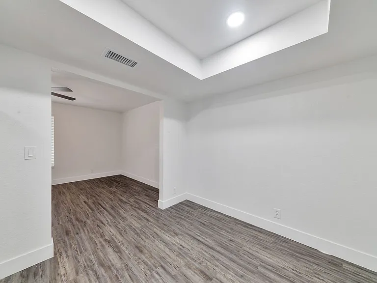 1001 W Flint St — Photo 29