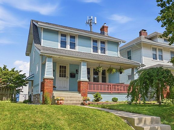 3rd image of 218 S Roys Ave