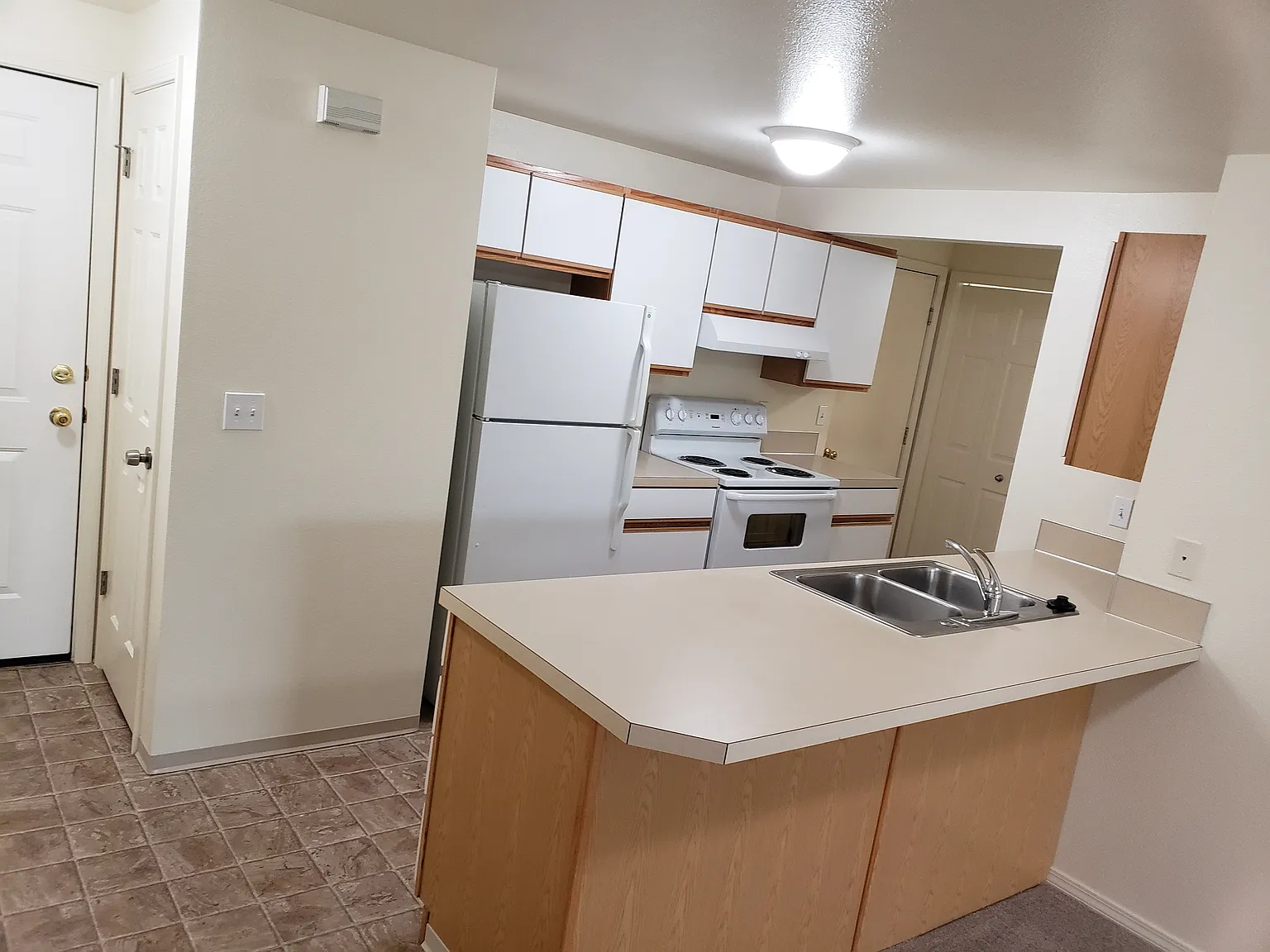 2 bed, 980 sqft, $1,425 — Photo 4