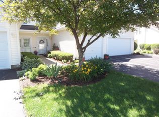 304 Buckingham Ct #304, Oswego, IL 60543