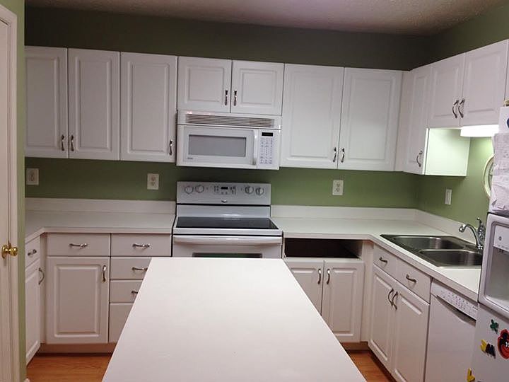 2nd image of 514 Buckstone Garth