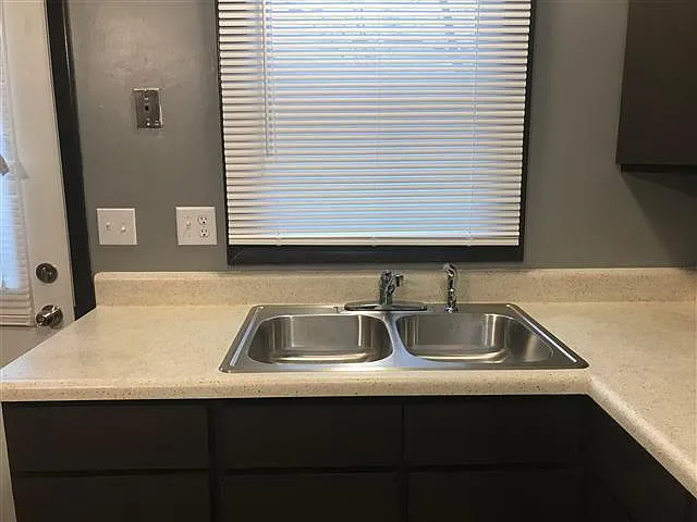 646 Northwood Ct — Photo 2