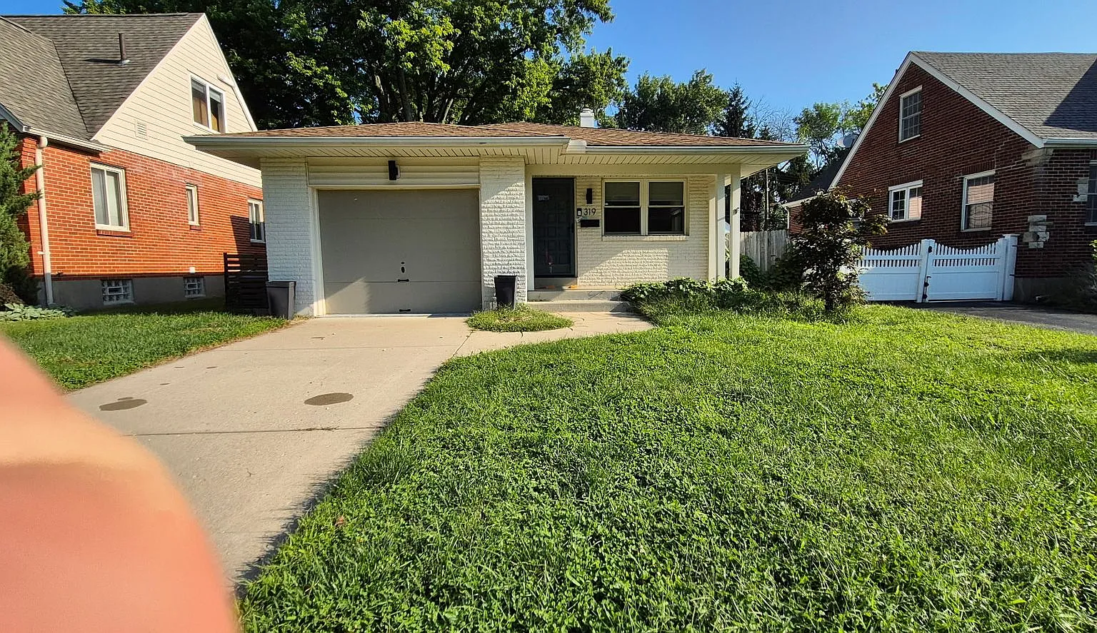 Charming 3-Bedroom Oakwood Home 319 Orchard Dr — Photo 1