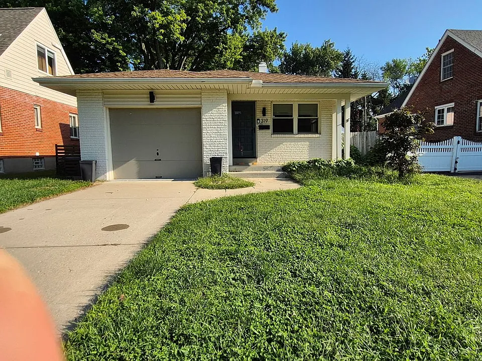319 Orchard Dr