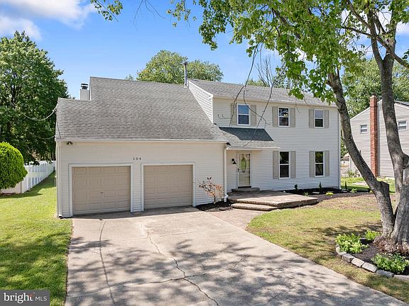 3rd image of 104 McKinley Ave