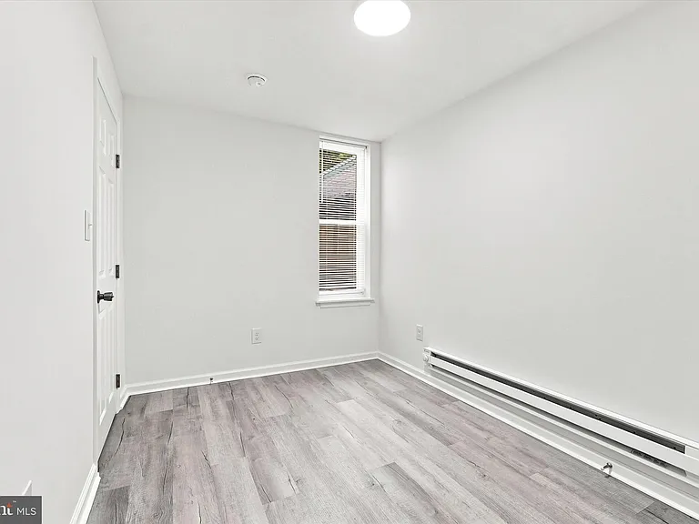 3238 N Woodstock St — Photo 8
