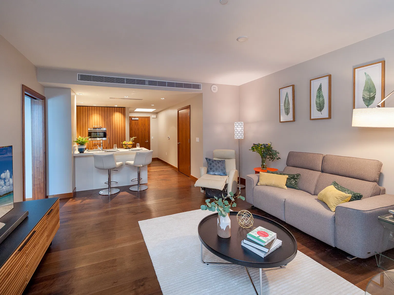 1555 Kapiolani Blvd — Photo 3