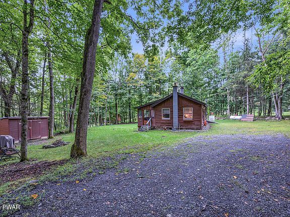 5th image of 30 Beaver Pond Rd