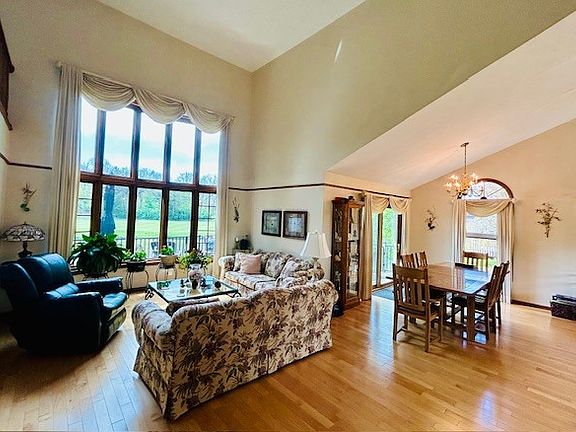 5th image of 14500 Golf Rd