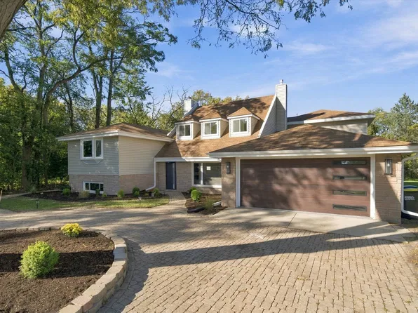604 E Camp McDonald Rd, Prospect Heights, IL 60070