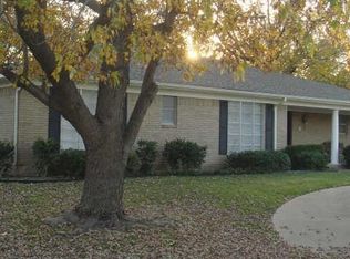 4352 Winding Way, Benbrook, TX 76126