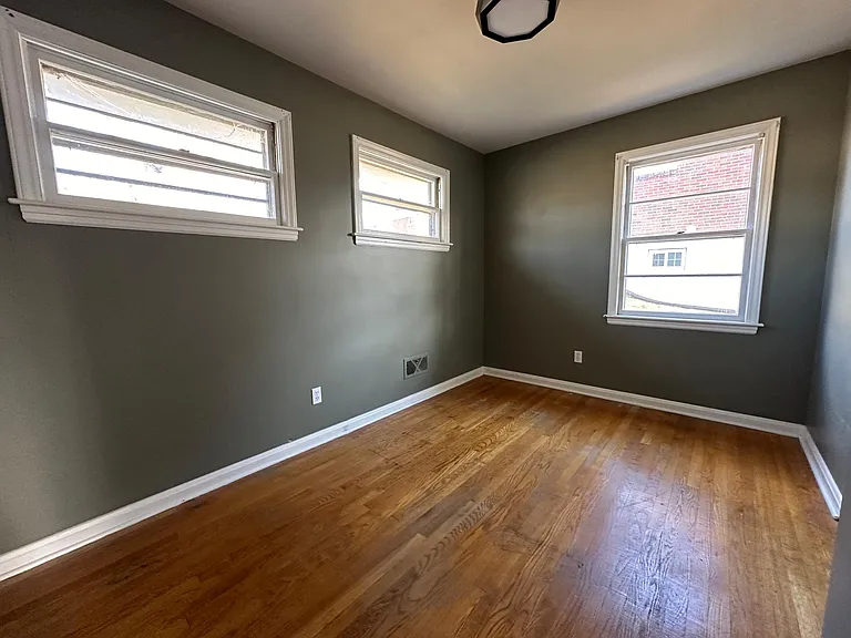 105 Meadowview Dr — Photo 22