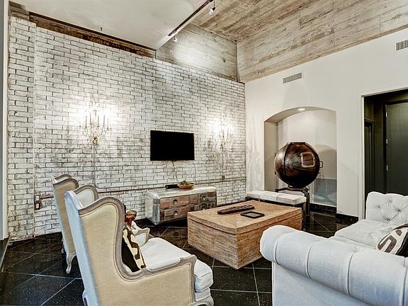 4th image of 711 Main St Unit 1001