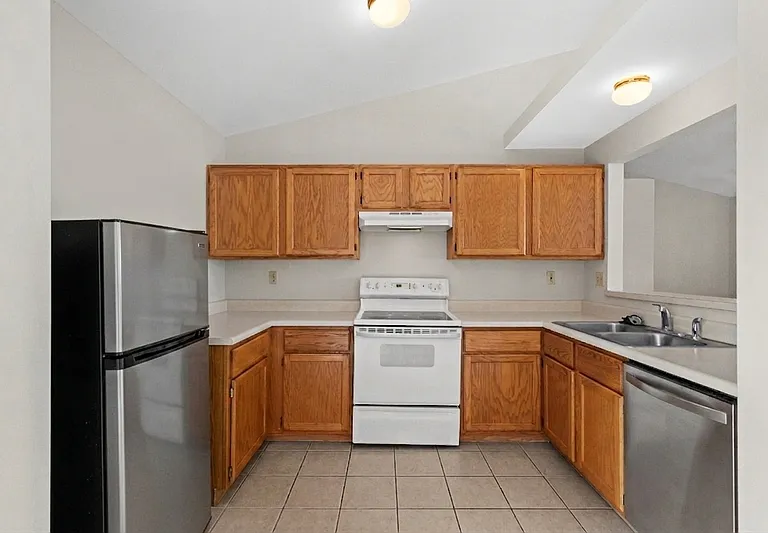 708 Tobermory Ct — Photo 7
