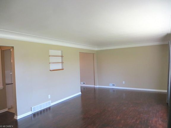 4th image of 19209 Hathaway Ln