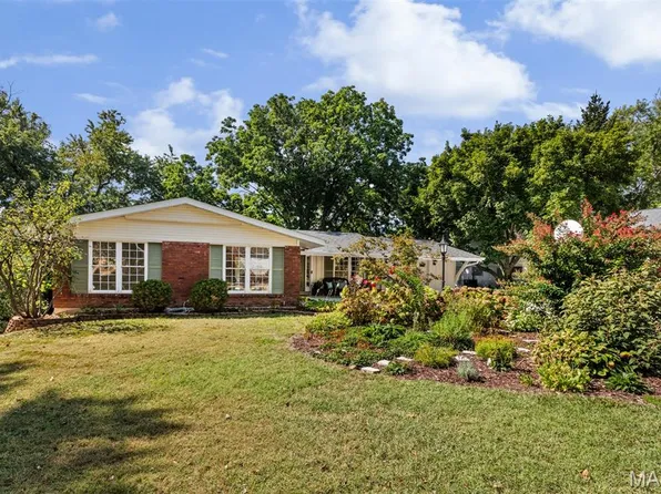 12150 Lake Meade Dr, Saint Louis, MO 63146