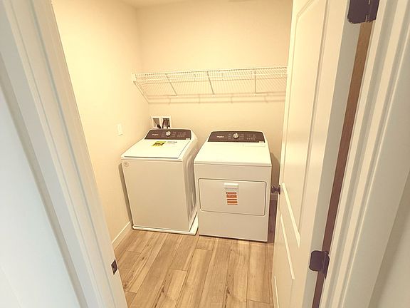 Landry Room upstairs. (Brand new Laundry)