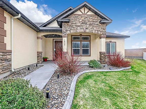 4th image of 1825 Canyon Park Ct
