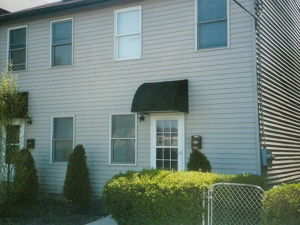 Perfect location close to SouthSide Works