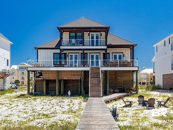 3rd image of 2282 W Beach Blvd