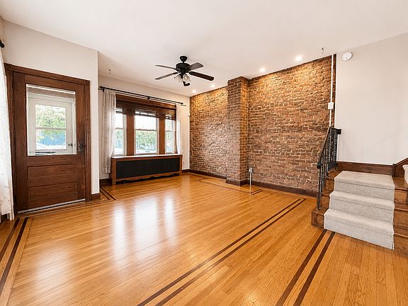 2nd image of 4698 Wilde St
