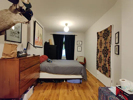 Rented by Signature Property Realty | media 9