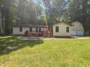 2545 W Huckleberry Rd, Sanford, MI 48657