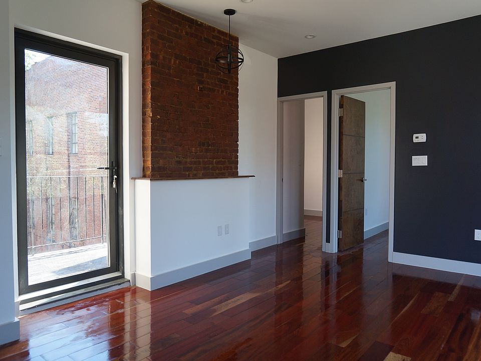 1st image of 434 Hancock St #2R