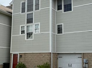 22 Allenberry Dr, Hanover Township, PA 18706