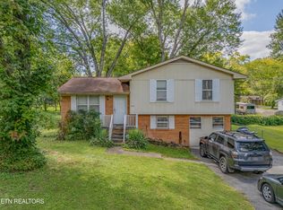 5200 Foxwood Rd, Knoxville, TN 37921