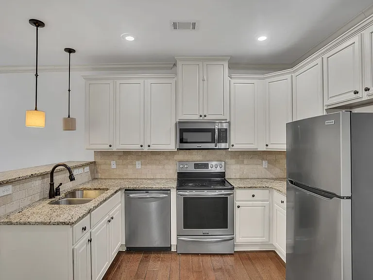 999 Starr Ct — Photo 10