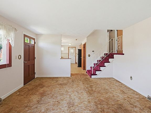5th image of 93 Rogers Dr