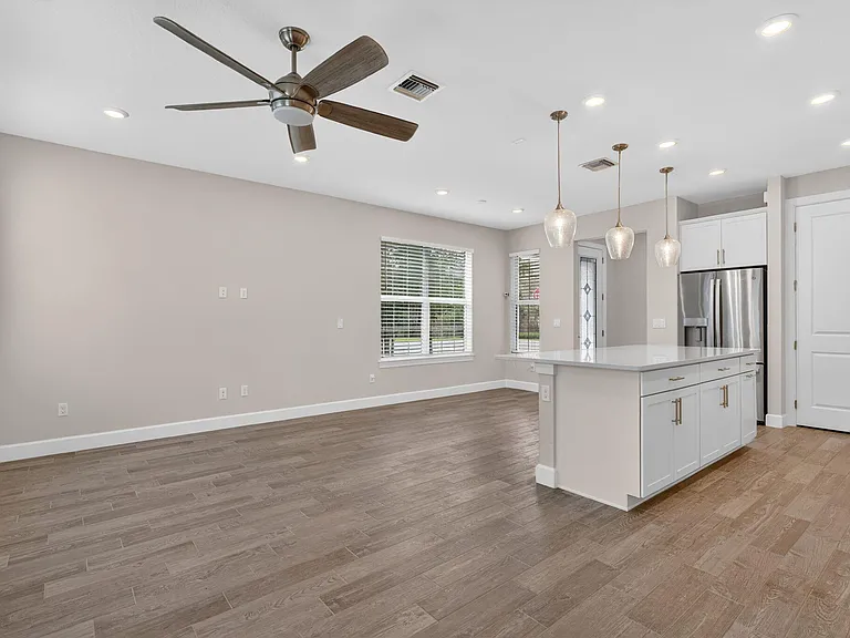 1887 SE Ocean Cove Way — Photo 10
