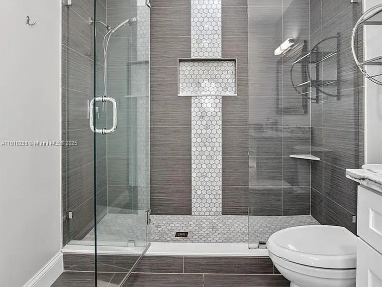 5660 Golfway Dr — Photo 27