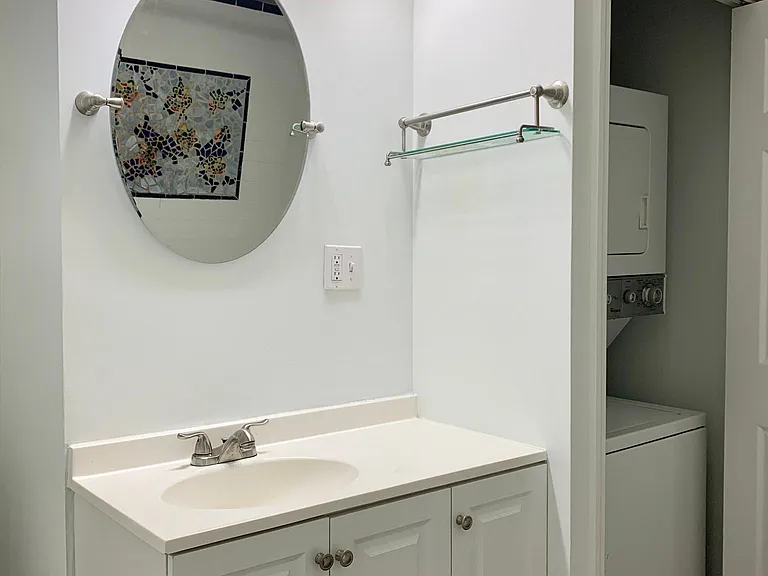 687 Durant Pl NE #3 — Photo 4