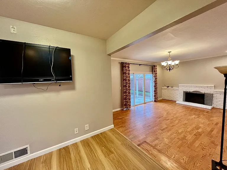 1550 Magpie Ln — Photo 5
