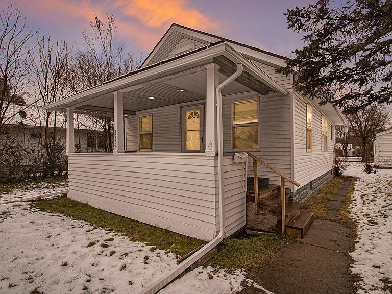 1234 Bissell St — Photo 1
