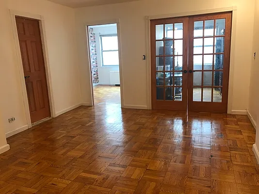 Rented by Compass | media 10