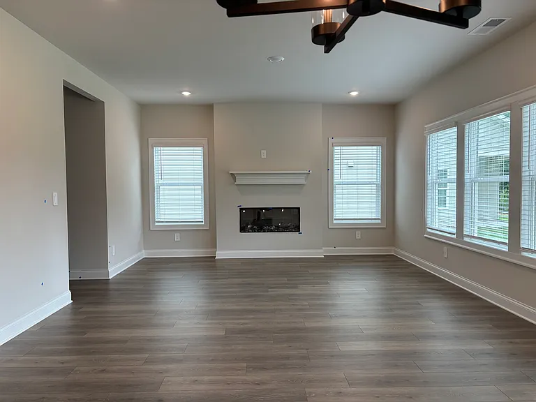 2829 Sweet Red Cir — Photo 5
