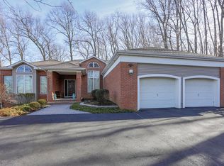 17 High Point Rd, Holmdel, NJ 07733