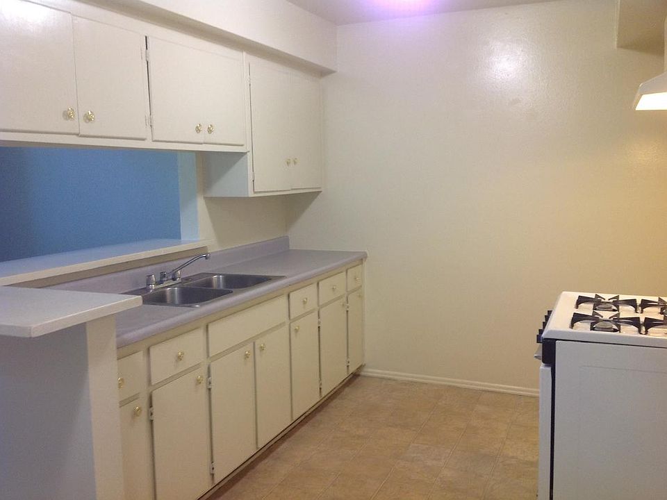 2nd image of 1134 Chestnut Ave APT 6
