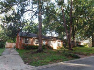 12 Holly Hill Rd, Little Rock, AR 72204