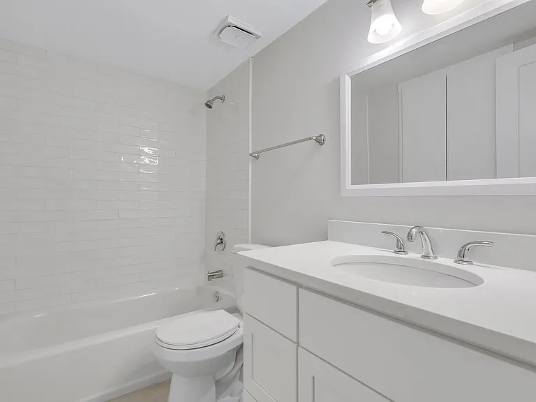 232 Stephenson Ave #4D — Photo 7